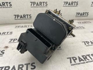 Блок abs NISSAN ELGRAND ALWE50 VG33E 47660VE704 2 ракурс