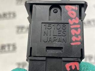 Кнопка NISSAN ELGRAND ALWE50 VG33E 4 ракурс Кнопка NISSAN ELGRAND ALWE50 VG33E 4 ракурс