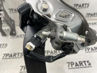 Педаль сцепления SUZUKI SWIFT ZC72S K12B 5 ракурс Педаль сцепления SUZUKI SWIFT ZC72S K12B 5 ракурс