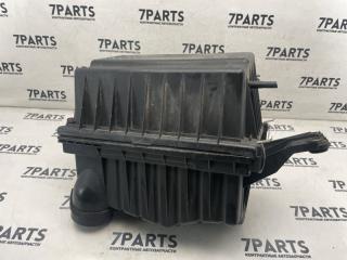 Корпус воздушного фильтра NISSAN ELGRAND ALWE50 VG33E 3 ракурс