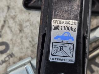 Домкрат TOYOTA MARK II WAGON BLIT GX110 1GFE 5 ракурс Домкрат TOYOTA MARK II WAGON BLIT GX110 1GFE 5 ракурс
