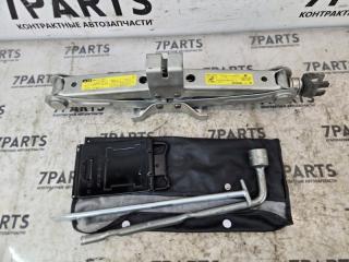 Домкрат NISSAN ELGRAND ALWE50 VG33E 1 ракурс Домкрат NISSAN ELGRAND ALWE50 VG33E 1 ракурс