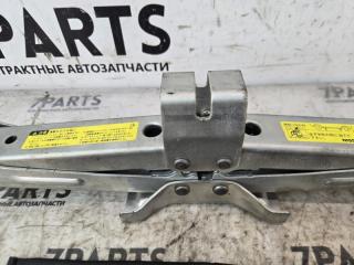 Домкрат NISSAN ELGRAND ALWE50 VG33E 2 ракурс Домкрат NISSAN ELGRAND ALWE50 VG33E 2 ракурс