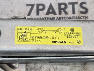 Домкрат NISSAN ELGRAND ALWE50 VG33E 4 ракурс Домкрат NISSAN ELGRAND ALWE50 VG33E 4 ракурс