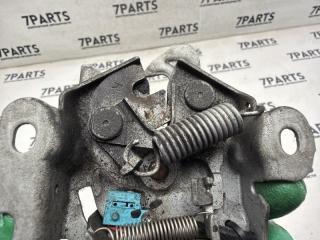 Замок капота SUZUKI IGNIS FF21S K12C 3 ракурс Замок капота SUZUKI IGNIS FF21S K12C 3 ракурс