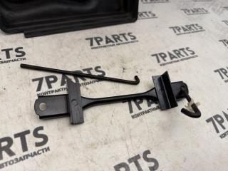 Подставка под аккумулятор TOYOTA MARK II WAGON BLIT GX110 1GFE 2 ракурс