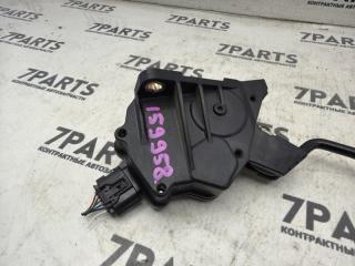 Педаль подачи топлива TOYOTA VITZ KSP130 1KRFE 78110-52033 2 ракурс
