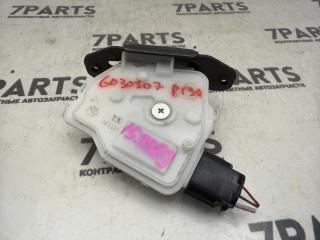 Замок 5-й двери TOYOTA VITZ KSP130 1KRFE 69350-52390 3 ракурс