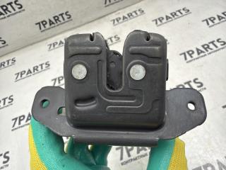 Замок 5-й двери TOYOTA VITZ KSP130 1KRFE 69350-52390 4 ракурс