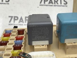 Блок предохранителей TOYOTA AVENSIS AZT251 2AZFSE 84306-05050 5 ракурс