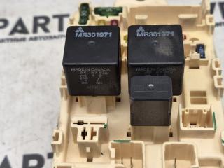 Блок предохранителей MITSUBISHI PAJERO V73W 6G72 MR268581,MR268581 4 ракурс Блок предохранителей MITSUBISHI PAJERO V73W 6G72 MR268581,MR268581 4 ракурс