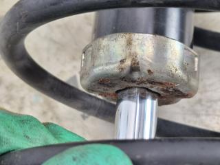 Стойка левая передняя TOYOTA RACTIS SCP100 2SZFE 4 ракурс