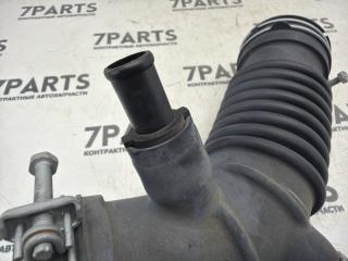 Патрубок воздушн.фильтра TOYOTA PREMIO ZRT260 2ZRFAE 3 ракурс Патрубок воздушн.фильтра TOYOTA PREMIO ZRT260 2ZRFAE 3 ракурс