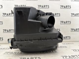 Корпус воздушного фильтра TOYOTA PREMIO ZRT260 2ZRFAE 17700-37211 2 ракурс Корпус воздушного фильтра TOYOTA PREMIO ZRT260 2ZRFAE 17700-37211 2 ракурс