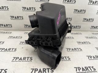 Корпус воздушного фильтра TOYOTA PREMIO ZRT260 2ZRFAE 17700-37211 5 ракурс Корпус воздушного фильтра TOYOTA PREMIO ZRT260 2ZRFAE 17700-37211 5 ракурс