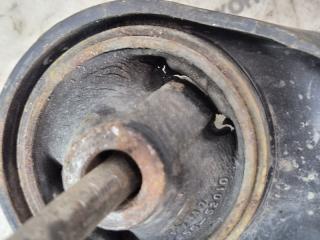 Рычаг правый передний TOYOTA VITZ SCP13 2SZFE 4 ракурс Рычаг правый передний TOYOTA VITZ SCP13 2SZFE 4 ракурс