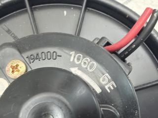 Мотор печки TOYOTA VITZ SCP13 2SZFE 3 ракурс Мотор печки TOYOTA VITZ SCP13 2SZFE 3 ракурс