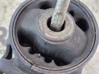 Подушка двигателя задняя TOYOTA VITZ KSP130 1KRFE 5 ракурс