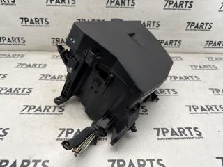 Блок предохранителей TOYOTA AVENSIS ZRT272 3ZRFAE ,82115-05D80 2 ракурс