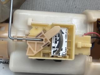Бензонасос TOYOTA PLATZ SCP11 1SZFE 2 ракурс