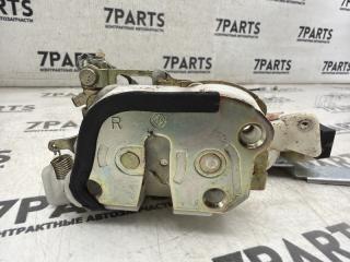 Замок двери правый передний TOYOTA VITZ SCP13 2SZFE 2 ракурс