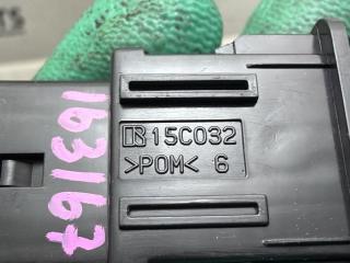 Кнопка TOYOTA PREMIO ZRT260 2ZRFAE 4 ракурс