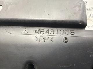 Воздухозаборник MITSUBISHI PAJERO V83W 6G72 5 ракурс