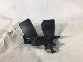 Запчасть замок ремня безопасности задний левый Audi A4