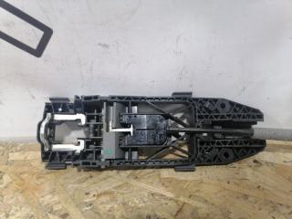 Запчасть кронштейн ручки двери передний правый Skoda rapid