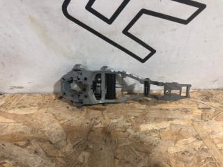 Кронштейн ручки двери задний правый Skoda Fabia контрактная Кронштейн ручки двери задний правый Skoda Fabia