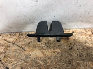 Накладка замка багажника задняя Land Rover Range Rover Velar контрактная Накладка замка багажника задняя Land Rover Range Rover Velar