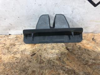 Накладка замка багажника задняя Land Rover Discovery Sport контрактная Накладка замка багажника задняя Land Rover Discovery Sport