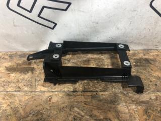 Запчасть кронштейн Audi A4