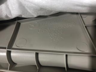 Обшивка стойки кузова задняя правая 6 GJ