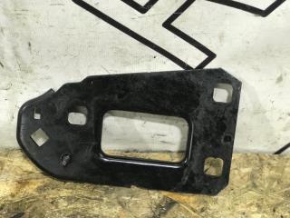 Запчасть кронштейн усилителя бампера передний левый Audi A4