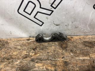 Фото запчасти крепление стабилизатора переднее Volkswagen Touareg контрактная запчасть Запчасть крепление стабилизатора переднее Volkswagen Touareg