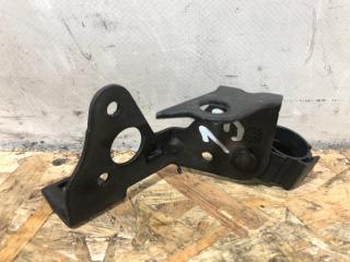 Запчасть кронштейн Audi A4