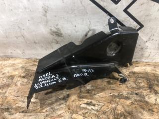 Запчасть кронштейн замка двери передний правый Opel Astra