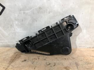 Запчасть кронштейн бампера передний правый Toyota Hilux