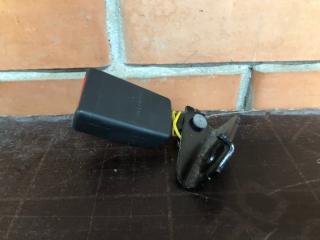 Замок ремня безопасности задний левый Hyundai i40