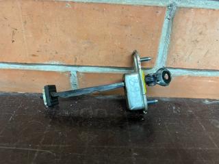 Ограничитель двери задний правый Hyundai i40