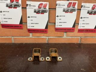 Петля крышки багажника Renault Daster
