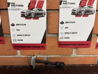 Запчасть ограничитель двери передний правый Nissan Qashqai