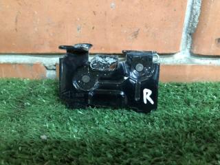 Запчасть замок капота правый Mercedes-Benz E-Class