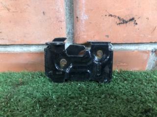 Запчасть замок капота левый Mercedes-Benz E-Class