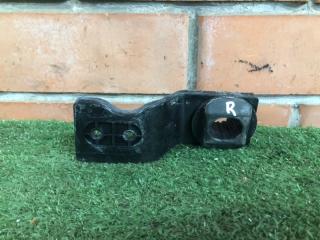 Запчасть кронштейн радиатора левый Jaguar XE