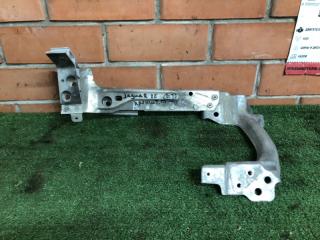 Запчасть кронштейн фары правый Jaguar XE