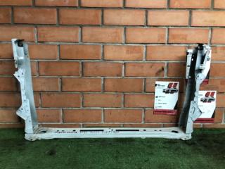 Запчасть рамка радиатора Toyota Camry