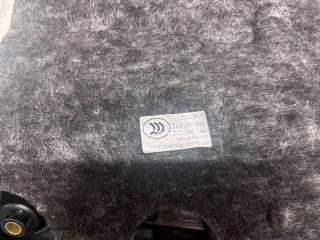 Обшивка двери передняя правая Touareg 2