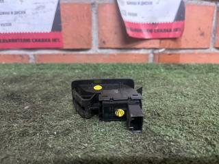 Кнопка стеклоподъемника передняя правая Touareg 2